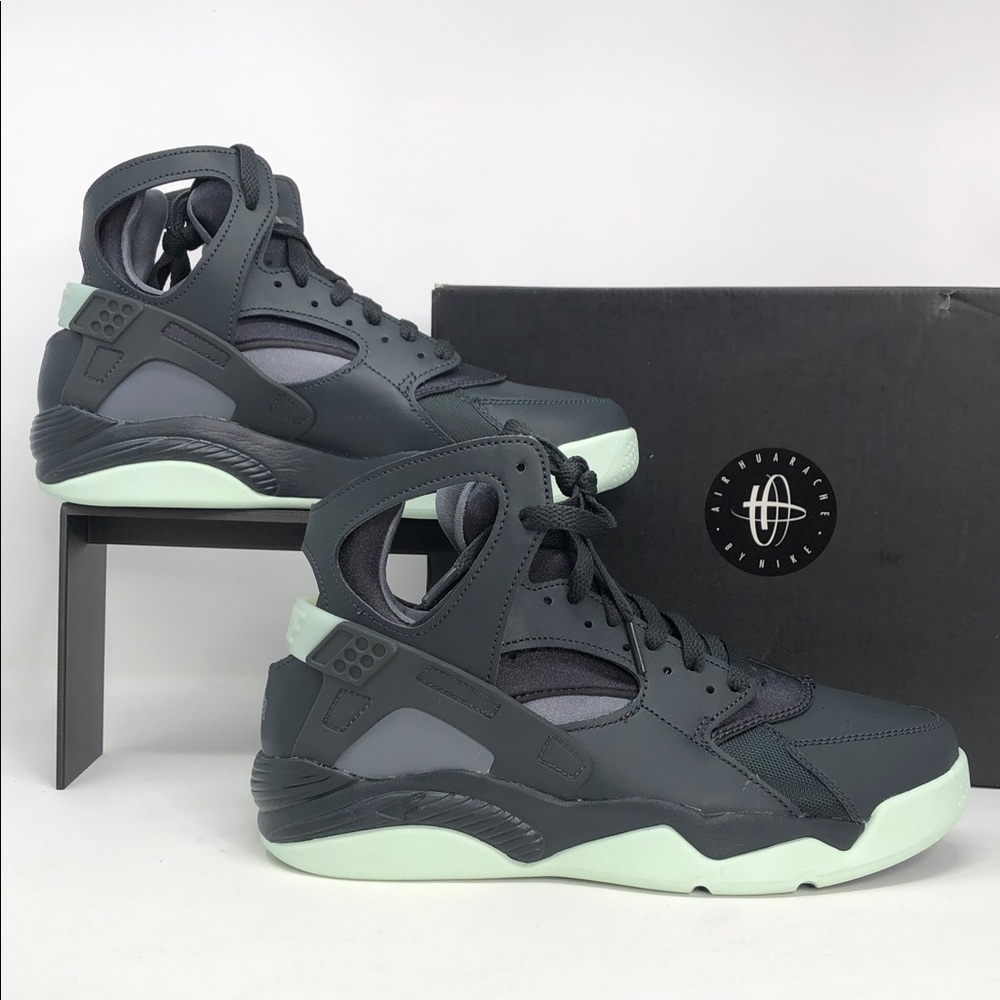 Nike Air Flight Huarache Dark Smoke Barely Green FJ439-001 Mens Shoes - Size 8